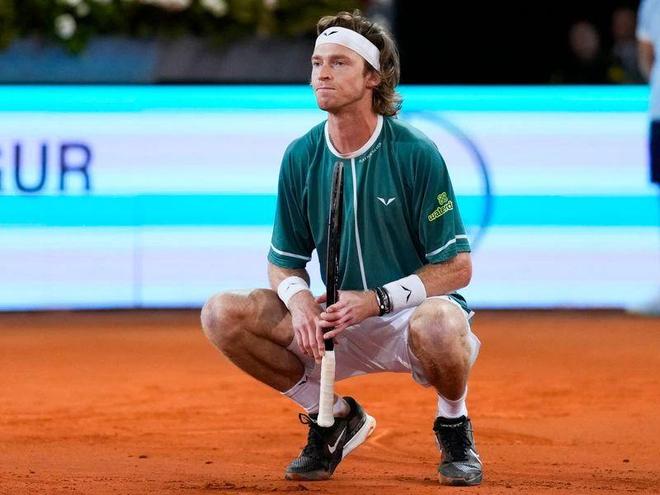 拉塞尔威斯 拉塞尔威斯