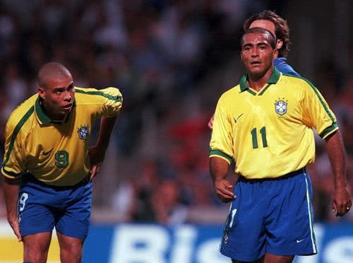 边路传中频 边路传中频