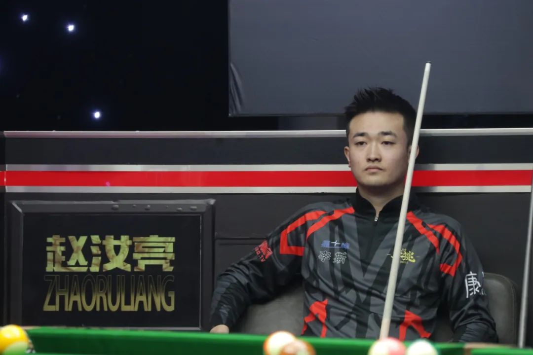 在这样的氛 在这样的氛