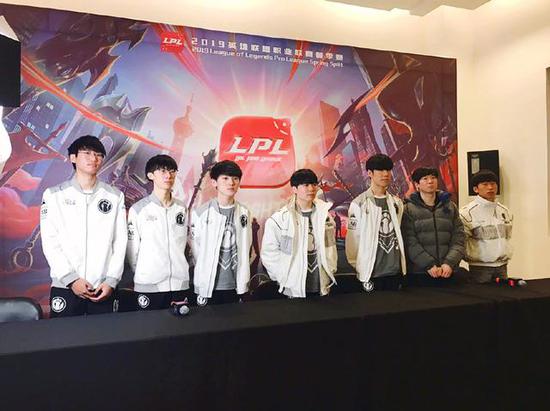 以5杆优势 以5杆优势